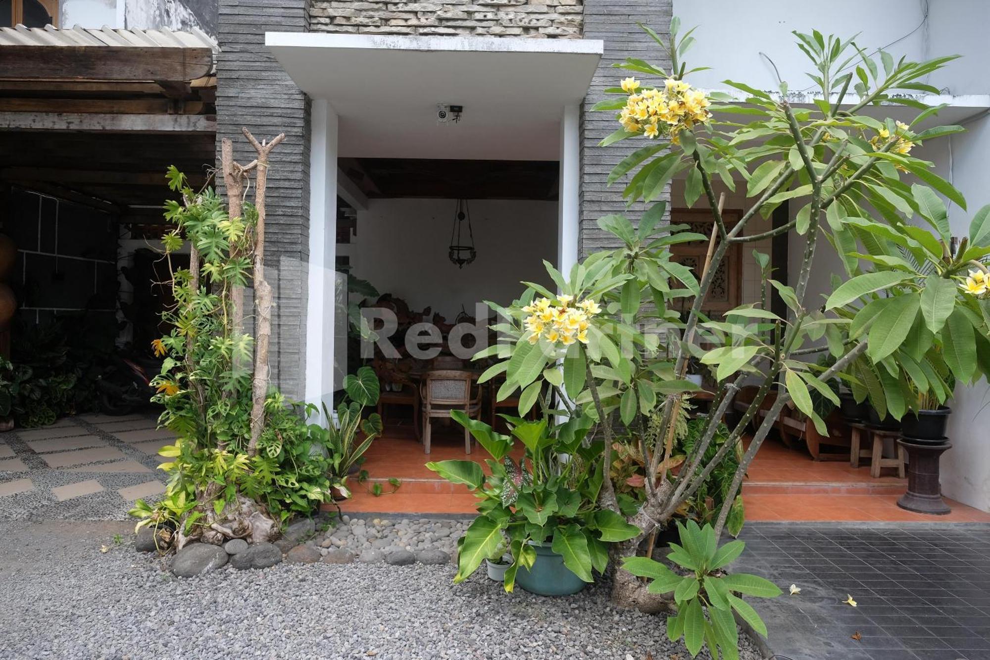 Отель Ndliman House Near Ugm Jogja Mitra Reddoorz Kejayan Экстерьер фото