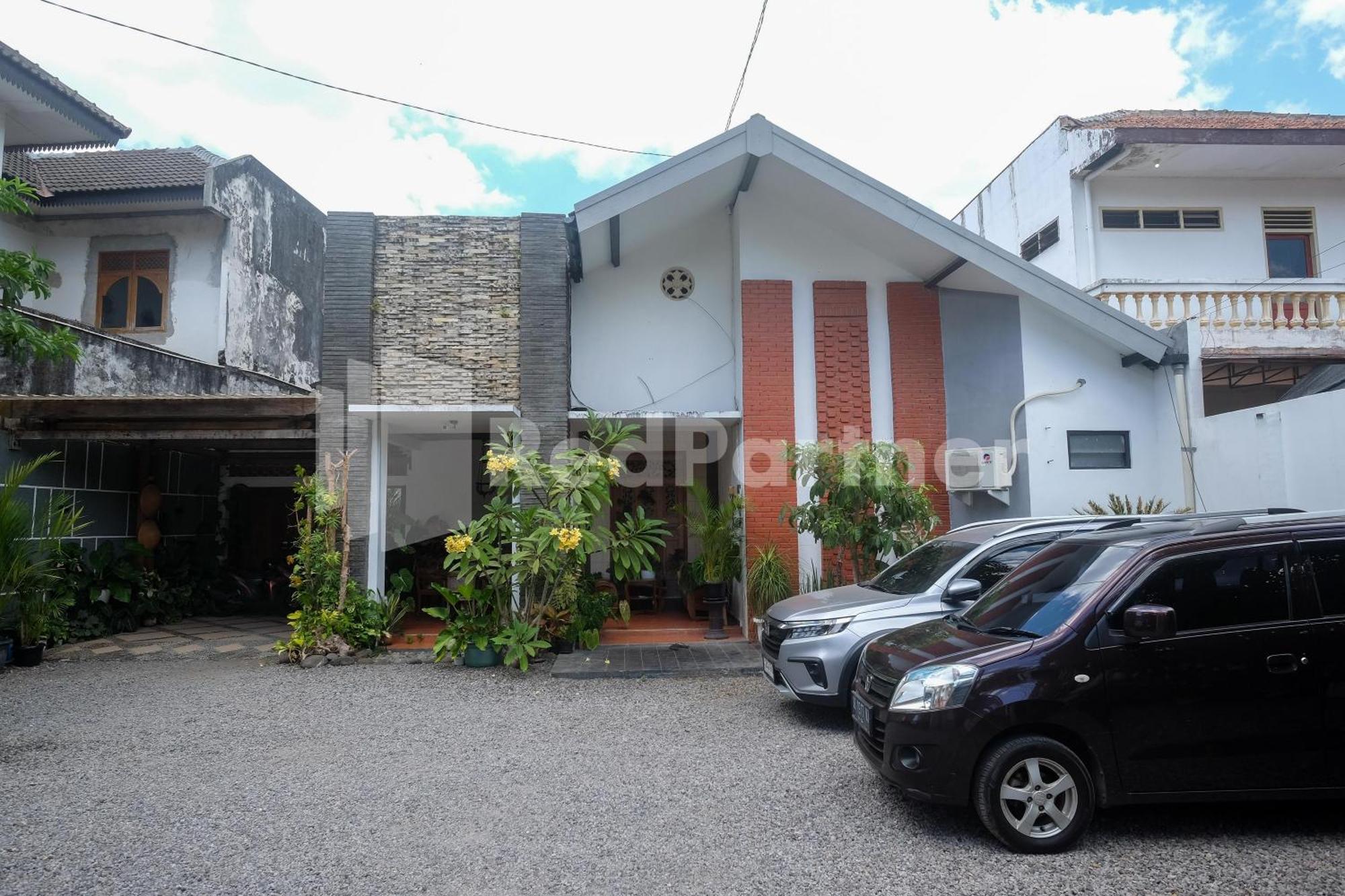 Отель Ndliman House Near Ugm Jogja Mitra Reddoorz Kejayan Экстерьер фото